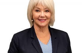 Deirdre Forde's Instagram, Twitter & Facebook