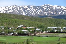 Bingöl — bịngöl, früher çapakçur tʃa paktʃur, provinzhauptstadt in ostanatolien, türkei, am nordrand des beckens von bingöl, 1 125 m über dem meeresspiegel, südwestlich der bingöl dağlarɪ, (1990). Bingol Gezi Ve Seyahat Rehberi Neredekal