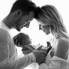 Beautiful New Family We Really Enjoyed Our Time With Them Hayley Hubbar Beautif In 2020 Photographing Babies Newborn Photography Girl Newborn Baby Photography