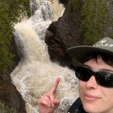 Sara Bachmeier (@sarabinthehouse)