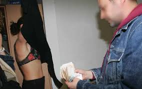 Rovigo, professionisti insospettabili nelle case a luci rosse