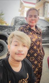 រីករាយទិវាឣ្នកម្តាយកូនសូមជូនពរឣ្នកម្តាយសុខភាពរឹងមាំមានឣាយុវែងជៀសផុតពីជំងឺផ្សេងៗនឹងនៅជាមួយកូនៗឣោយបានយូរៗ  កូនស្រលាញ់ម៉ែខ្លាំង ...