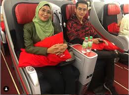 Her name rose again after joining the second season of gegar vaganza, winning the competition in 2015. Shooting Pre Wedding Ke Peminat Usik Percutian Siti Nordiana Zoey Ke Jepun Gosip Tempatan Gosip Forum Cari Infonet