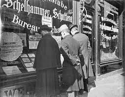 Extraordinary Vintage Photos Of Viennese Daily Life From Between The 1900s And 1910s Vintage Photographs Street Scenes Historical Moments