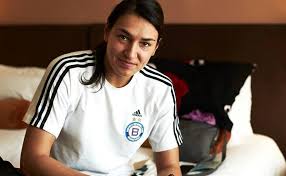 The first 100 customers to buy one of the packages included in the contest will win, guaranteed, a handball with cristina neagu's signature handball. Handbal Feminin Cristina Neagu Mi Ar PlÄƒcea Foarte Mult SÄƒ Reusesc IncÄƒ O DatÄƒ In Champions League Cu Buducnost Epoch Times Romania