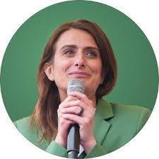 Alexandra Lutz's Instagram, Twitter & Facebook