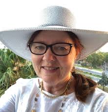 Tracy Beasley's Instagram, Twitter & Facebook