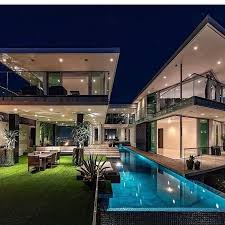 The View On This Home Is Amazing Definitely A Nice Spot To Entertain Why Not Enj Architecture Moderne Chambres A Coucher De Style Boheme Ma Maison De Reve