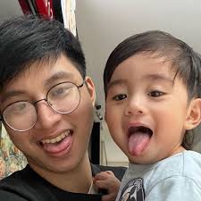 𝙆𝙀𝙀𝙋 𝘾𝙊𝙊𝙇 𝘼𝙉𝘿 𝘾𝙃𝙄𝙇𝙇𝙄𝙉𝙂 𝙏𝙃𝙄𝙎 𝘽𝙀𝙍𝙈𝙊𝙉𝙏𝙃𝙎🎉☃️  Start your own snow cone business with this ready to use 750mL Snow cone  syrup with over 16 flavors available. For just P180 per bottle/P140 pesos