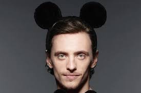 Сергей полунин считается одним из лучших танцовщиков планеты. Sergej Polunin Sdelal Tatu S Vladimirom Putinym V Cyganskom Tabore