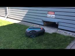 Gardena Sileno City Mahroboter Automower Mower Garage Mit Tor Door Youtube In 2020 Gardena Robotic Lawn Mower Mower