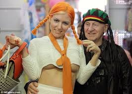 Eccentric australian businessman geoffrey edelsten has died aged 78. Geoffrey Edelsten Celebrates 72nd Birthday Dressing Up With Gabi Grecko 25 Daily Mail Online