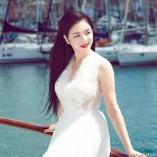 Một nghiên cứu ở nhật bản trên công ty giao thông ohmi railway cũng đã lập các biểu đồ sinh học cho các tài xế lái xe của công ty để họ có sự cảnh giác và. NgÆ°á»i Ä'áº¹p Kim CÆ°Æ¡ng Cá»§a Showbiz Ly Nha Ká»³ La Ai