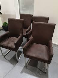 Chesterfield stühle stuhl sessel mit armlehnen luxus holz neu sofort lieferbar. Sessel Stuhl Mit Armlehne Sitz Und Rucken Microfaser Braun Gestell Edelstahl 4 Stk Verfugbar Stuhl Mit Armlehne Sitz Und Rucken Microfaser Braun Gestell Edelstahl 4 Stk Verfugbar Sonstige Mobel Von Wm