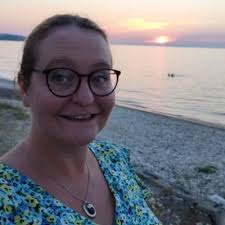 Trisha Elliott (@Trisha_the_doc)