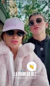 Flor Peña acompañó a su hijo Juan a votar por primera vez: el divertido  video que compartió en redes