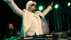 Gigi d'agostino is known as one of the pioneers of mediterranean progressive music, which consists of minimalistic sounds, latin and mediterannean melodies. Gigi D Agostino