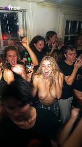 Nothing says party like being drunk and naked - lets dive into the  madness! - @shitfaceds Sex Reel On xfree.com – TikTok Porn & Shorts
