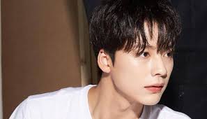 Who is Byun Seong-tae, star of Netflix's Hometown Cha-Cha-Cha? Meet the  up-and-coming heartthrob playing fictional K-pop idol June alongside Shin  Min-a