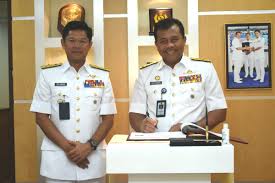 Tan sri dato' seri panglima h. Royal Malaysian Navy On Twitter Welcome Admiral Panglima Armada Barat Yang Baharu Laksdya Dato Muhamad Ridzwan Melaksanakan Kunjungan Ke Atas Timbalan Panglima Tentera Laut Laksdya Dato Arba My Hari Ini Navyupdate Https T Co A08l7xuuny