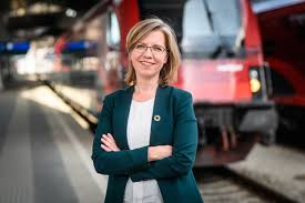 Leonore gewessler verrät nichts über sich. Bundesministerin