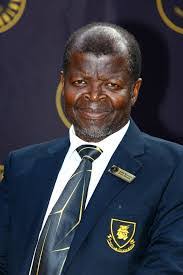 Leon Buss's Instagram, Twitter & Facebook