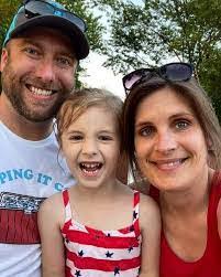 Travis Hettinger's Instagram, Twitter & Facebook