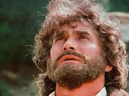 The necwhere Nellie and Laura ended up in the river. I wonder how they  filmed this!