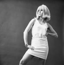 Joanna lumley is exploring her home country in joanna lumley's home sweet home: Tv Legend Joanna Lumley Talks About When Life Wasn T So Ab Fab As She Prepares To Receive Top Bafta Gong Mirror Online