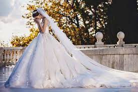 Be A Modern Day Princess 25 Fairytale Wedding Dresses Praise Wedding Beautiful Wedding Dresses Fairy Tale Wedding Dress Wedding Dresses