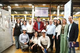 Misiones PASSALACQUA: �LA SOCIEDAD MISIONERA ES UNA UNA SOCIEDAD QUE NO LE TEME AL TRABAJO Y QUE NO SE ACHICA ANTE LOS DESAF�OS�. El gobernador recorri� la empresa metal�rgica ubicada en Posadas,