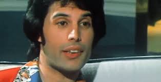 Dec 04, 2018 · freddie mercury's teeth may have given him his distinctive smile, but when the queen frontman died on november 24 1991, aged just 45, he took most of his secrets to the grave. Pin By Aley Crooker Martin On Freddie Queen Freddie Mercury Freddie Mercury Teeth Freddie Mercury