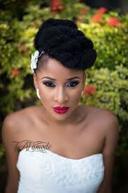 10 coiffures de mariage pour femmes noires et métisses. Cheveux Afro 35 Idees De Coiffures De Mariage Marie France Magazine Feminin