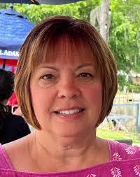 Lori Dowell's Instagram, Twitter & Facebook