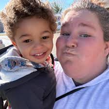 any 2 I need COMMUNITY GOLDEN BLITZ: 23h 23h32m 32m +1 Snow SnowDay! Day!  SENDTOFRIEND SEND TO FRIEND < Golden GoldenStickers Stickers sending limit:  1/5 x BearCave Bear Cave Do you need