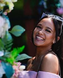 Surrey Quest understood the assignment 🫡🤣 #horseracing #horsesofinstagram  #horses #aintree #grandnational #funnyanimals #lol