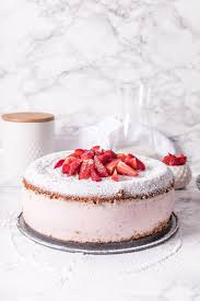 Erdbeer Kasesahne Torte Life Is Full Of Goodies Rezept In 2020 Kuchen Und Torten Kuchen Und Torten Rezepte Kuchen Rezepte Einfach