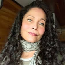 Could someone please add salt and pepper curls to my hair? I'm 54yrs old  and started to go grey. It looks like I'll be salt and pepper like my mom.  Thanks! Ps.