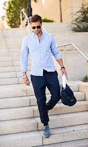 Du kannst mit deinem stil experimentieren und mit der mode spielen. Mit Was Kann Man Dunkelblaue Und Weisse Jogginghose Fur Herren Kombinieren Manner Kleidung Manner Outfit Herren Outfit