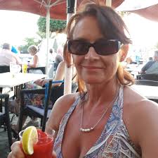 Hi, w are staying at Los Alamos hotel and want to have an idea where we're  situated. Is it possible for someone to roughly indicate a few landmarks