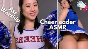CAUGHT! Peaking Upskirt Cute Asian Cheerleader 