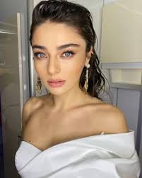 Ayça ayşin turan, the turkish actress, was born on 25th october 1992 in sinop, turkey. Ayca Aysin Turan Icin 105 Fikir 2021 Unluler Kadin Guzel Kadinlar