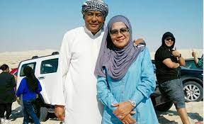 Check spelling or type a new query. Datuk Jalalludin Hasan Kongsi Gambar Arwah Isteri Dalam Keadaan Tersenyum Dengan Ustaz Dr Izhar