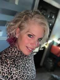 What are some recommendations for a kind and experienced dog groomer?