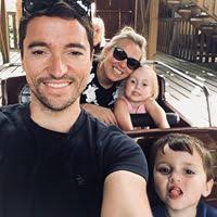 E-mail e telefone de Suzanne Irons