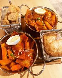 Myeongdong topokki restaurant serves local korean food and has been shortlisted as one of the top 15 must visit restaurants in sunway pyramid shopping mall. 9 Halal Korean Food You Can Find In Kl Carilocal