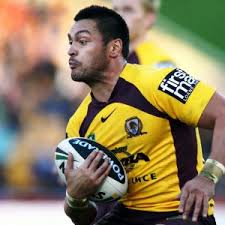 Alex glenn of the broncos takes on the panthers defence during the round 23 nrl match between the brisbane broncos and the penrith panthers at suncorp stadium on august 16, 2009 in brisbane. Alex Glenn A Bronco With Strong Raro And Kiwi Links E Tangata