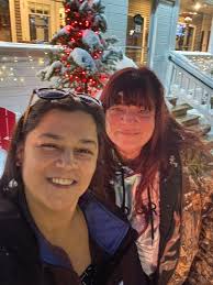 A quick bite at Boston Pizza before we head to the show.