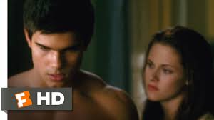 Twilight': Taylor Lautner Practiced This 'New Moon' Stunt Every Weekend for  Three Hours
