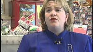 Laura Oram's Instagram, Twitter & Facebook